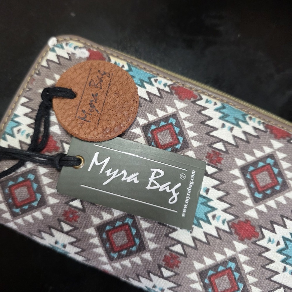 NWT Myra Womens Wallet Western Navajo Print Canvas Zip Around Card Slots Pocket - Picture 2 of 6